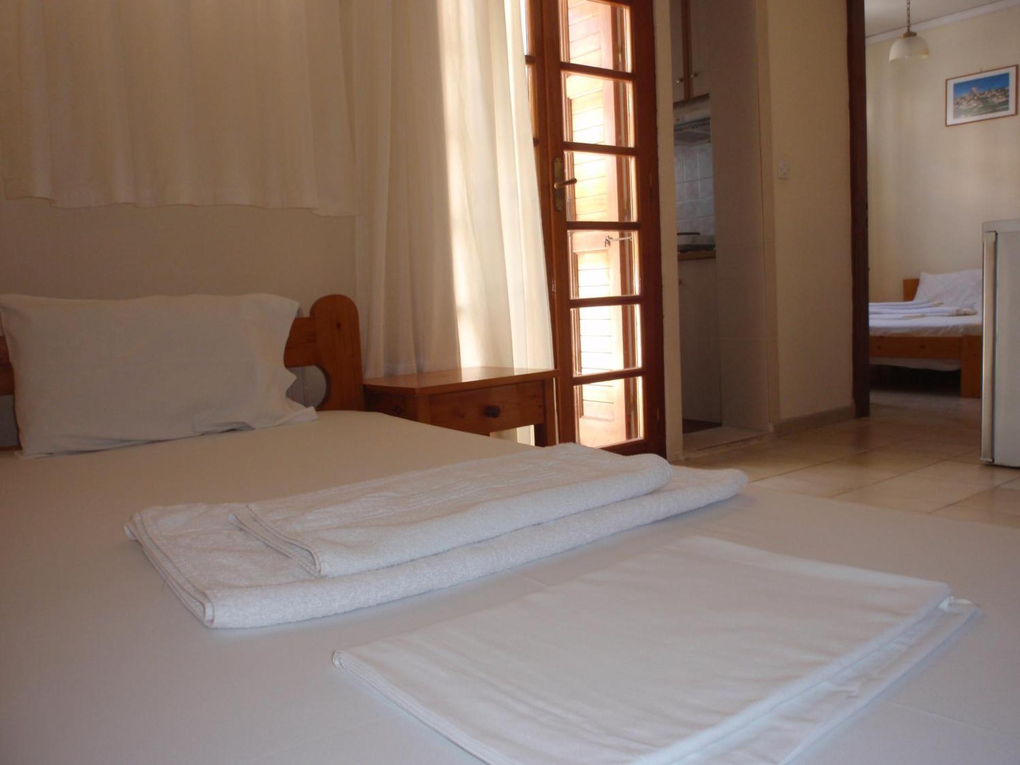 Vazakas Rooms Mytilene ภายนอก รูปภาพ